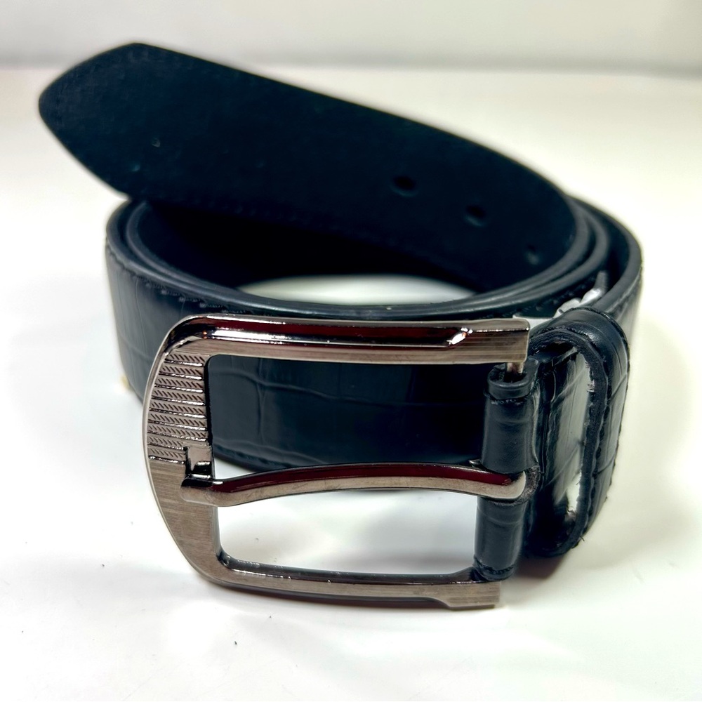 NWT Croc Embossed Black Leather Belt, Silver tone Buckle. Size 32-34.